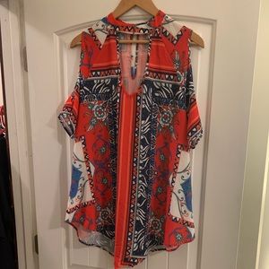 Off the shoulder sleeve neck collar shirt